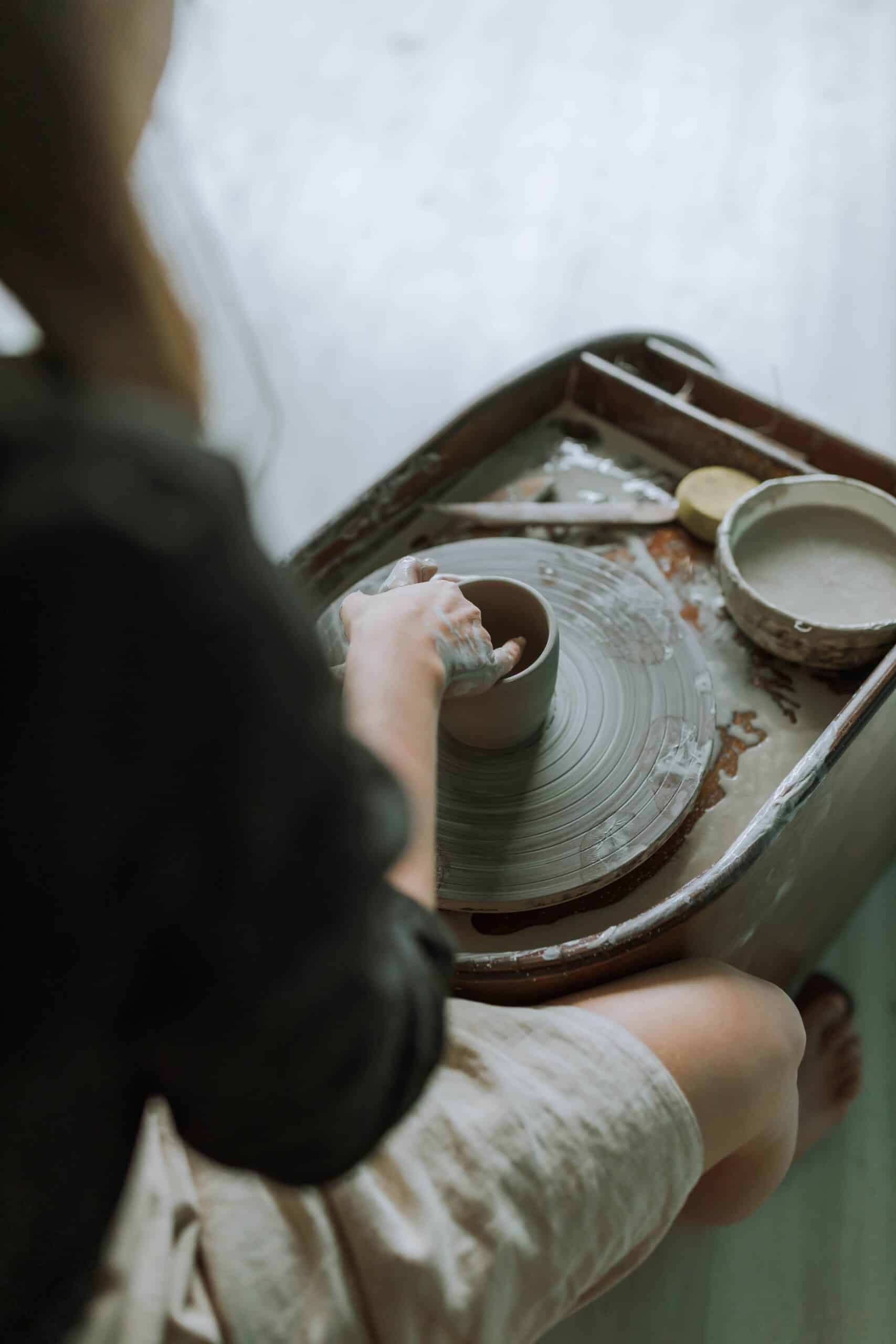 artisane poterie savoir faire francais argile terre